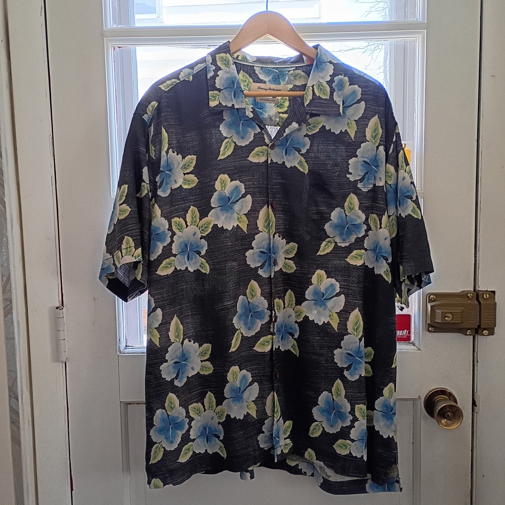 Tommy Bahama Silk Shirt Men's XL Blue Floral Casual Button Down Hawaiian Camp